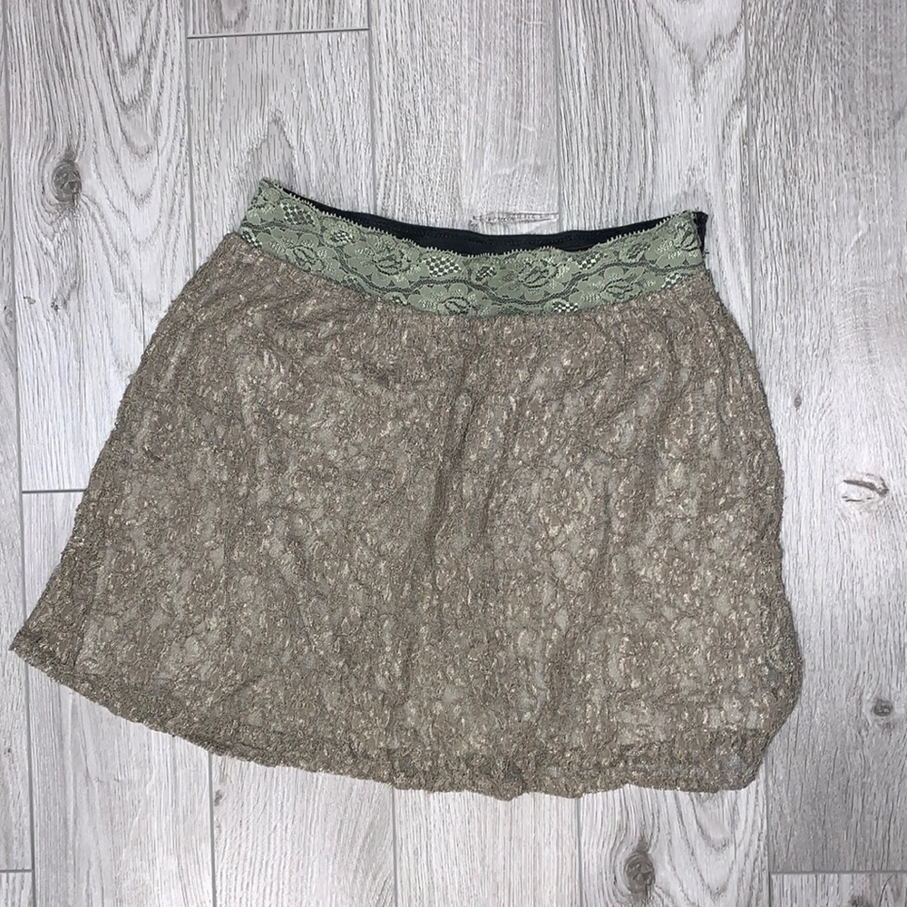 Lace Taupe/Green Skirt Size 4